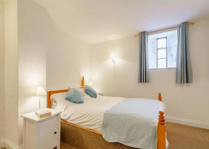 2 Bed In Penrith Oc-sz339 Nyaraló *